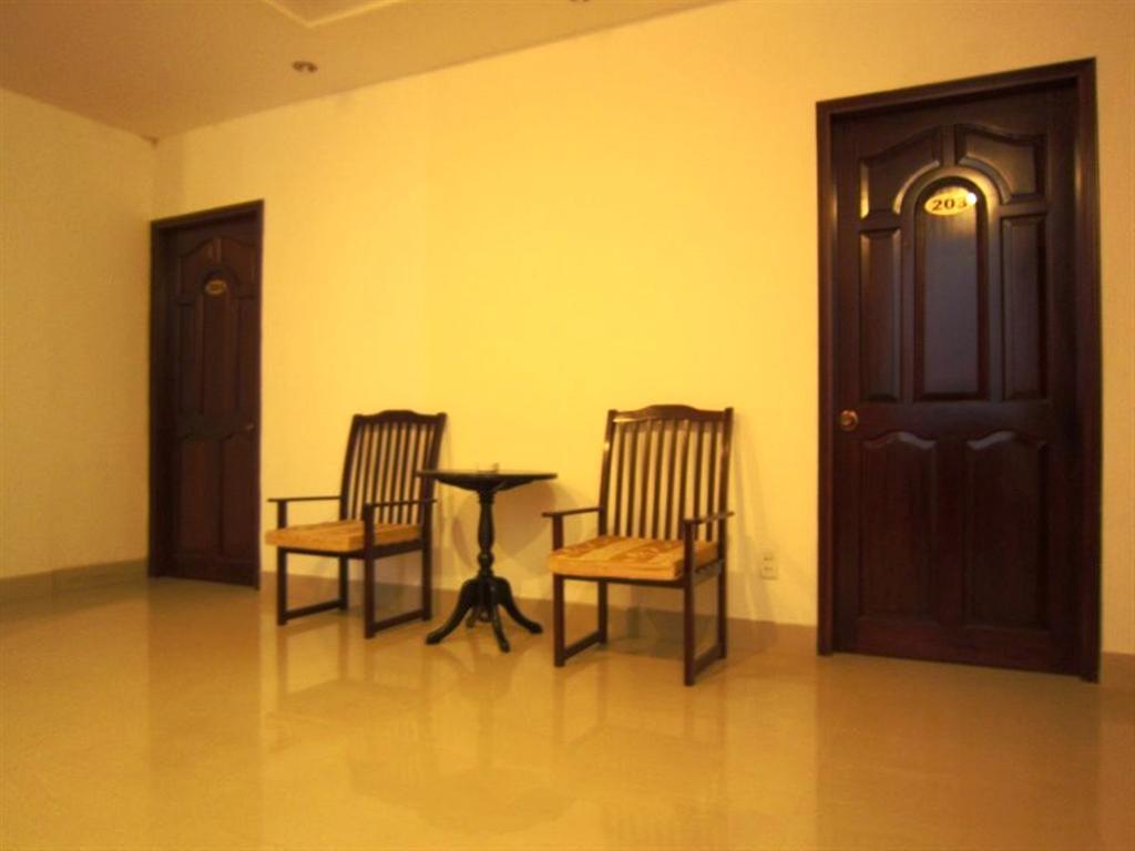 Queen Bee Hotel Ho Chi Minh City Room photo